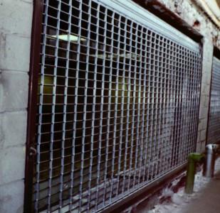 coiling roll down grille