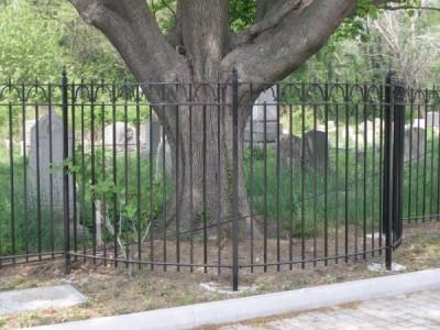 8' tall steel bar custom fence with hand-made finials, Brooklyn