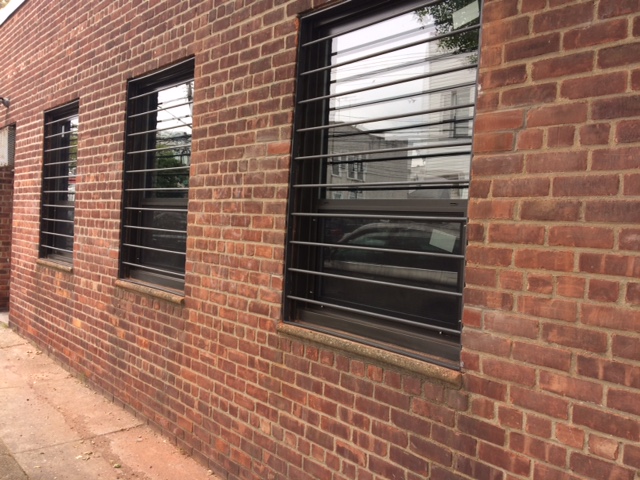 three window guards