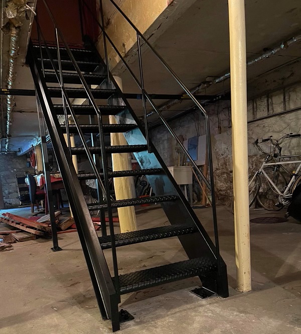 staircase railings treads