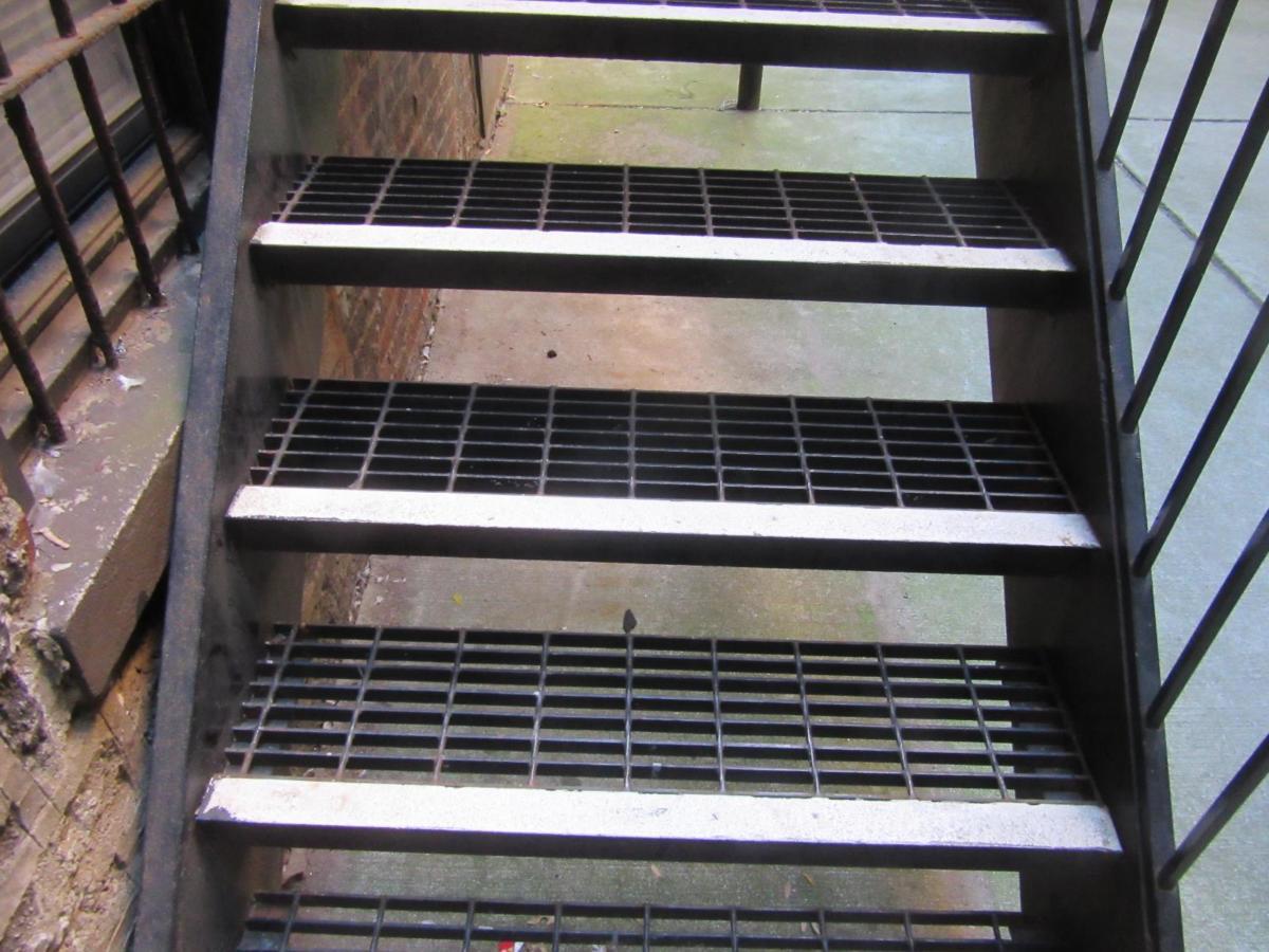 grating steps
