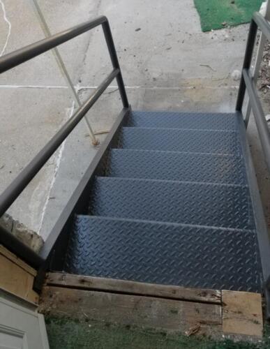metal open treads stairs step